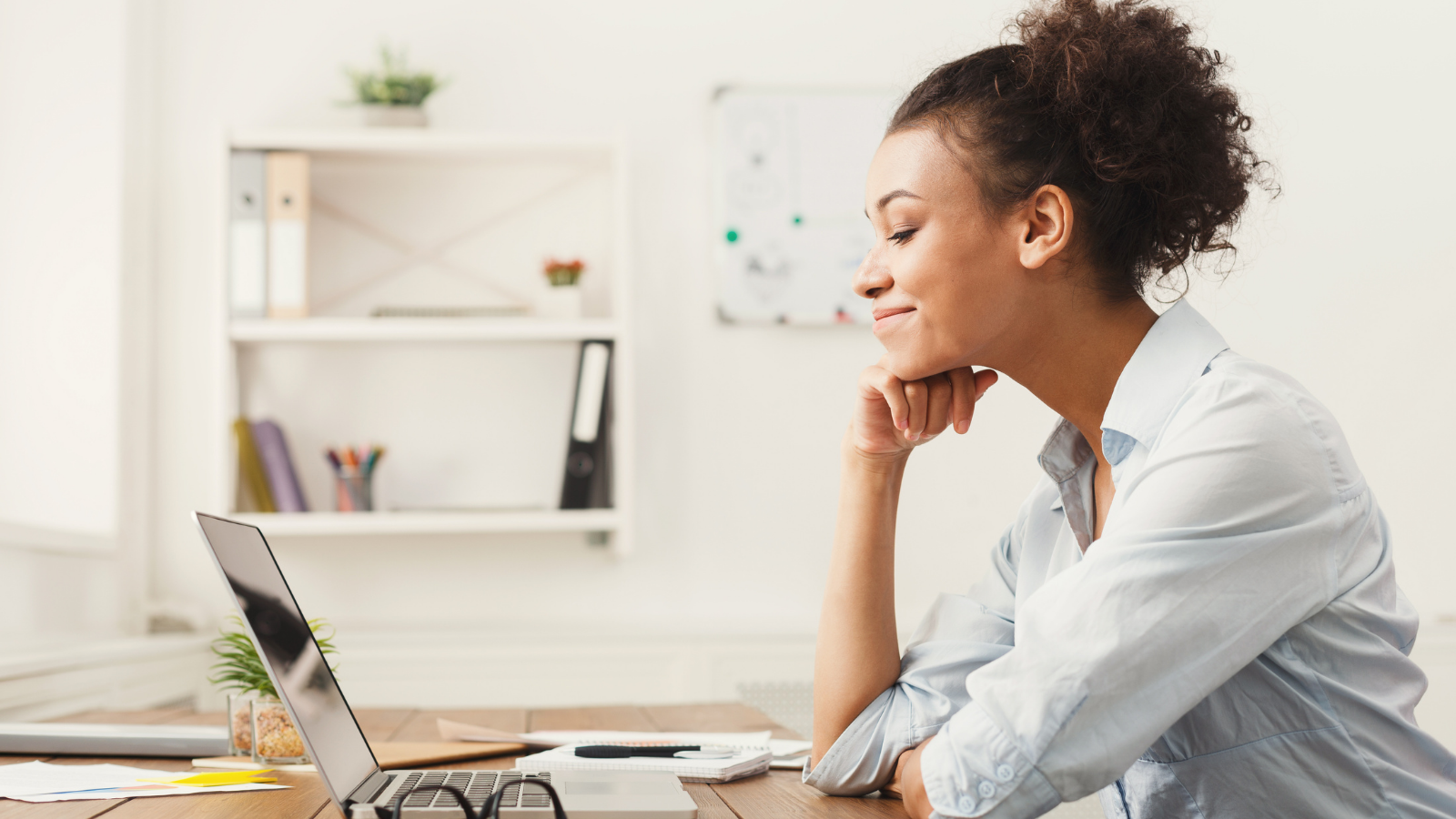 woman on laptop
